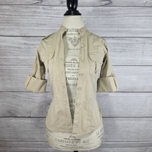 Fashion Web Vintage Beige Button-Up Shirt with Roll-Up Sleeves